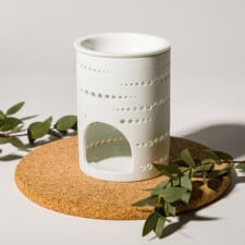 Porcelanowy kominek biały
